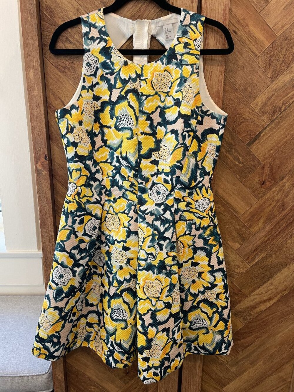 Floral H&M backless dress with pockets!